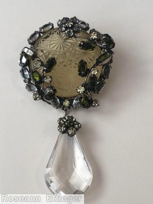 Schreiner large molded flower disc dangling pin large teardrop dangle 4 flower branch 4 clustered flower champagne molded flower disc smoky pivdot crystal silvertone jewelry