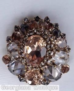 Schreiner large oval center teardrop shaped pin varied size oval cab inverted stone 2 rounds around center crystal smoke rose cut peach large oval center jewelry