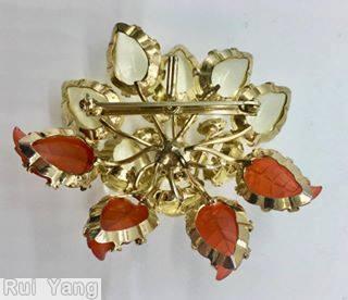 Schreiner lotus pin 8 large teardrop 4 engraved leaf clear champagne siam red engraved leaf yellow goldtone jewelry