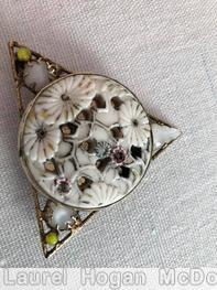 Schreiner moroccan tile disc triangle shadow box pin white lime moonglow white goldtone jewelry