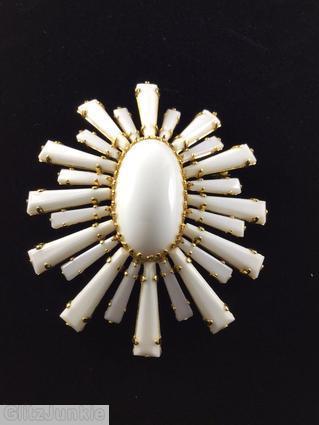 Schreiner oval high domed keystone ruffle pin large oval center varied length keystone white goldtone jewelry