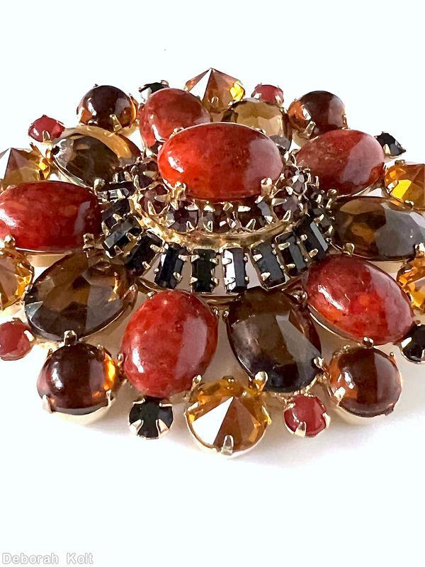 Schreiner radial domed oval pin 10 oval cab hook eye oval center 5 rounds 10 chaton carnelian jet amber brown jewelry