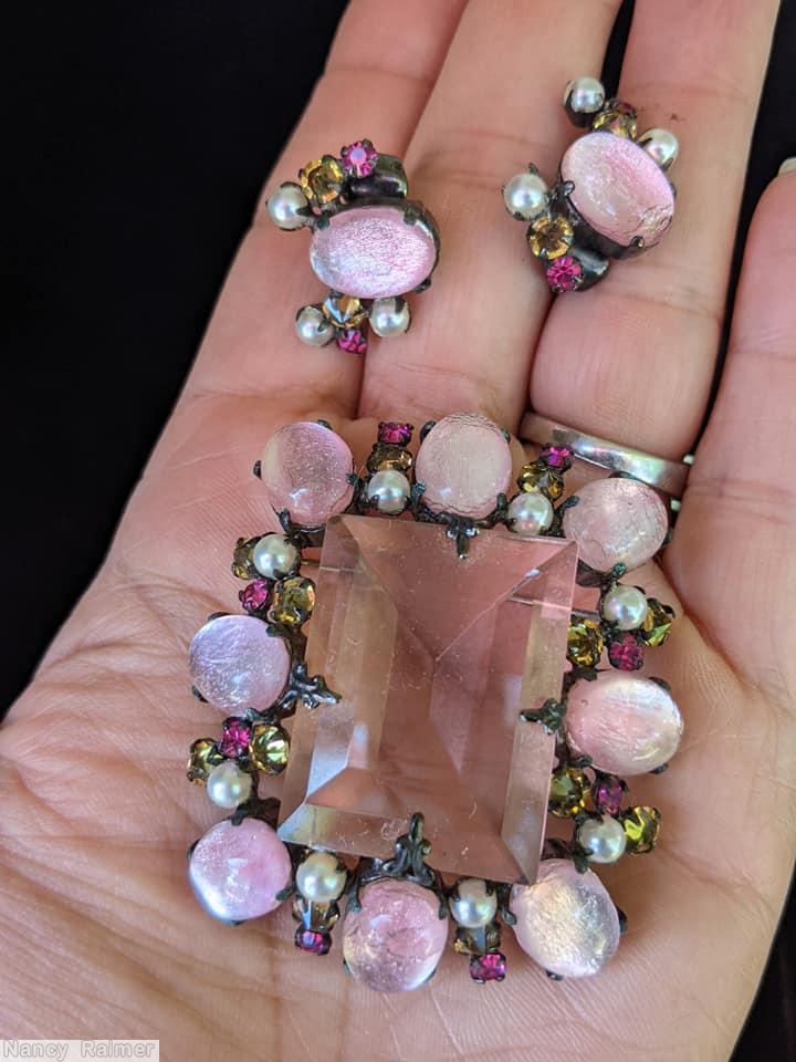 Schreiner radial rectangle pin 1 large rectangle faceted crystal center 8 oral cab 8 small surrounding small chaton large peach open back clear rectangle faceted center pink art glass cab peridot chaton faux pearl fuschia small chaton jewelry
