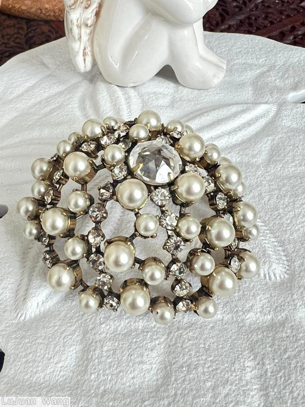 Schreiner round domed radial pin round chaton stone center surrounding 5 faux pearl 5 small chaton layers of faux pearls chatons faux pearl crystal goldtone jewelry