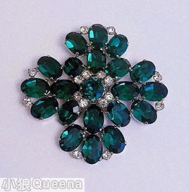 Schreiner square shaped radial pin 2 round 20 oval faceted stone 8 small surrounding chaton chaton center oval faceted emerald small crystal chaton silvertone jewelry