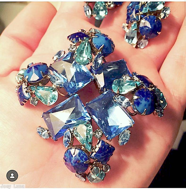 Schreiner swirled 4 sided pin 4 large faceted rectangle stone 4 branch of varied stone teardrop square inverted chaton clear blue faceted rectangle stone clear aqua teardrop lapis square stone mottled blue chaton pale blue crystal silvertone jewelry