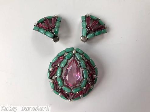 Schreiner swirled 9 keystone high domed oval pin 3 rounds large teardrop center slim rectangle cab bordered clear pink large faceted teardrop jade cab faux pearl raspberry keystone silvertone jewelry