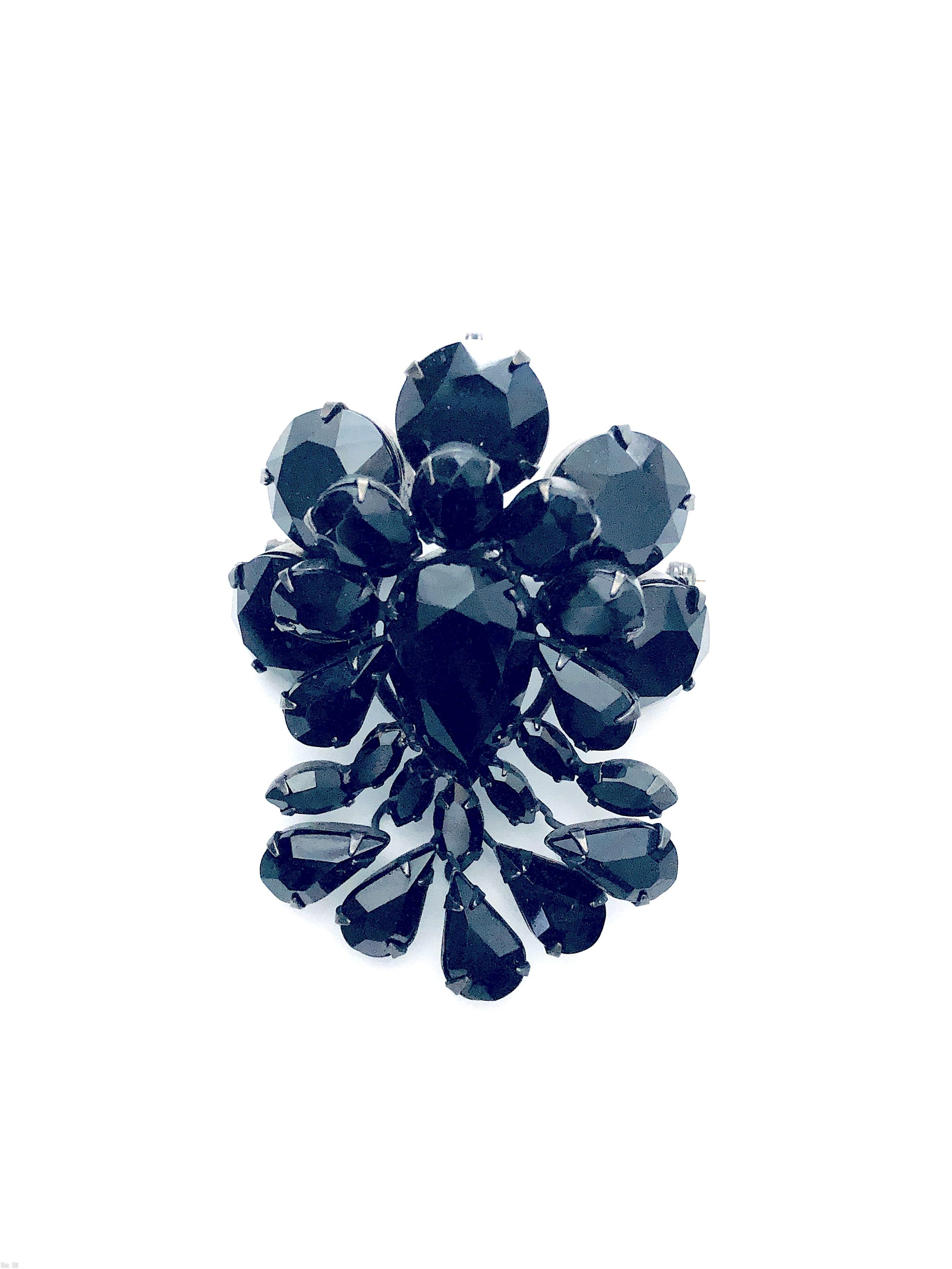 Schreiner top down 5 teardrop down pin large teardrop center 5 large faceted round stone 5 surrounding oval cab navette jet jewelry