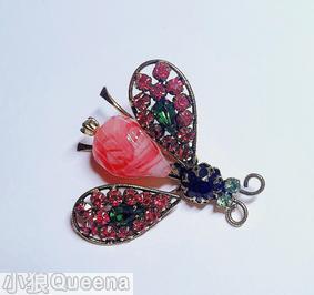 Schreiner trembler bug teardrop body 2 hammered end leg 1 teardrop 12 chaton wired wing chaton head 2 antenna large marbled pink swirl molded teardrop body fuschia small chaton emeral small chaton navy chaton ice blue chaton goldtone jewelry