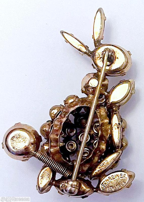 Schreiner trembling tail bunny faux pearl clustered body crystal navette topaz navette crystal chaton jewelry