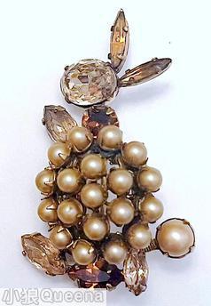 Schreiner trembling tail bunny faux pearl clustered body crystal navette topaz navette crystal chaton jewelry