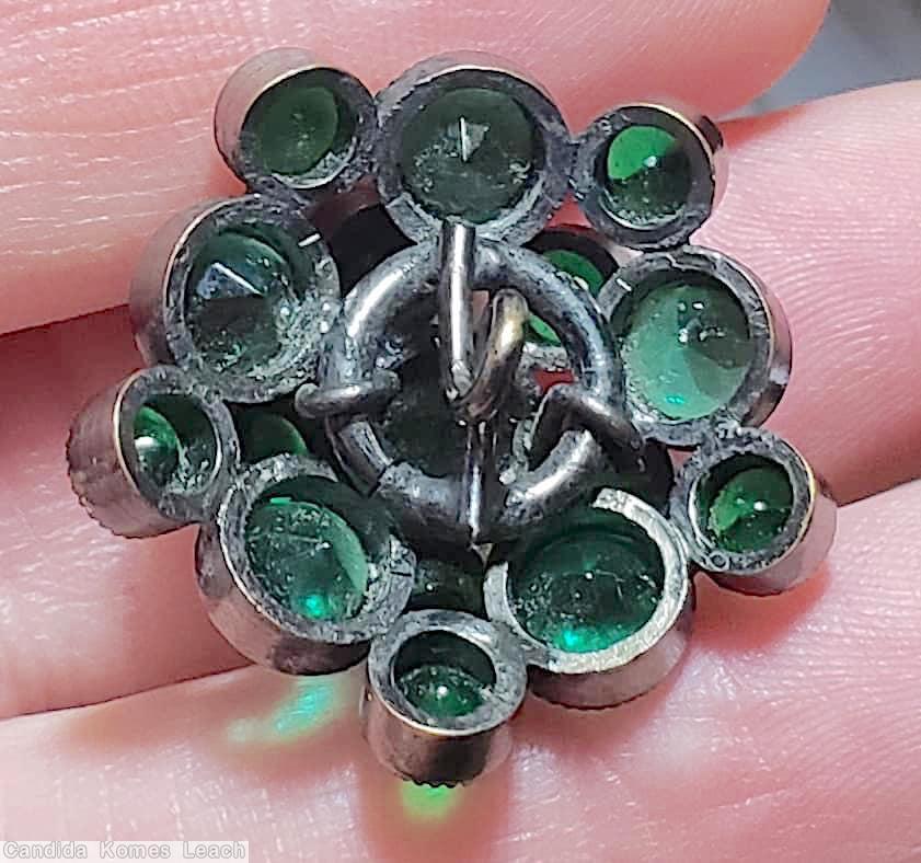 Schreiner star shaped domed radial 2 level button chaton center top level 5 chaton surrounding bottom level 5 large chaton 5 small chaton emerald open back jewelry