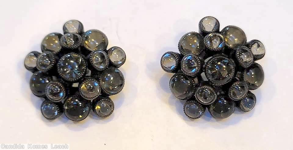 Schreiner star shaped domed radial 2 level button chaton center top level 5 chaton surrounding bottom level 5 large chaton 5 small chaton smoky open back jewelry