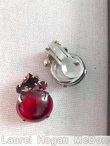 Schreiner 1 large round cab 1 square stone 2 small chaton ruby silvertone jewelry