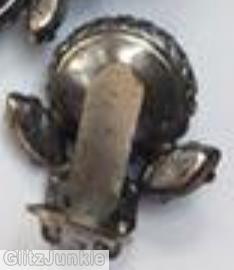 Schreiner 1 large round cab 2 side navette 1 small chaton metal cup closed back moonglow pale blue large round cab blue ab navette blue small chaton silvertone jewelry