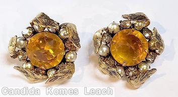 Schreiner 5 swirled metal leaf large chaton center 6 surrounding faux pearl 6 surrounding chaton amber goldtone jewelry