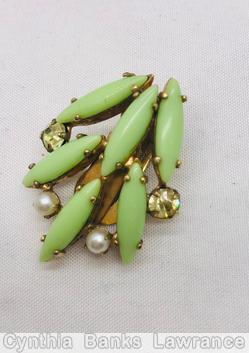 Schreiner 6 slim navette 2 pearl 2 small chaton opaque apple green slim navette small faux pearl champagne chaton goldtone jewelry