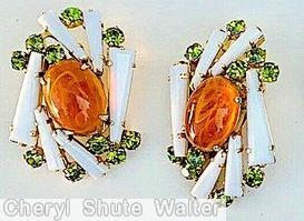 Schreiner 6 swirled keystone oval cab center 10 small chaton white keystone peridot small chaton marbled amber oval cab center goldtone jewelry