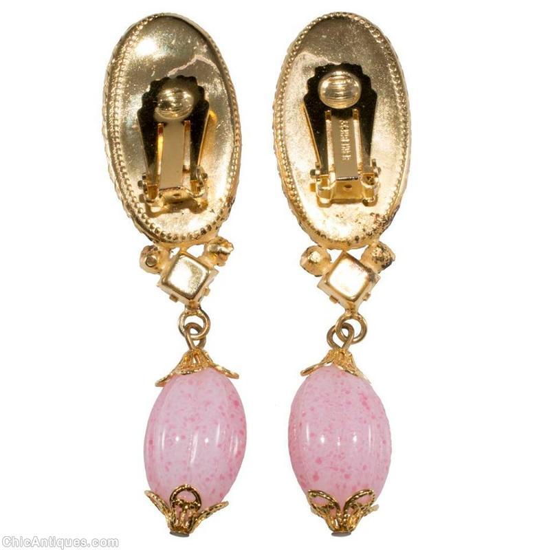 Schreiner dangling large bubble bottom large oval cab top small square stone 2 small chaton speckled pale pink melon art glass moonglow pink large oval cab goldtone jewelry