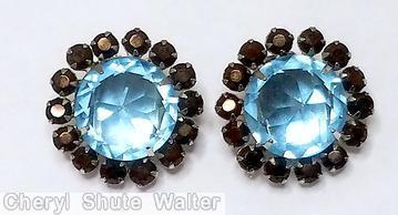 Schreiner large chaton surrounded by 14 small chaton jet small chaton ice blue faceted open back large chaton center jewelry