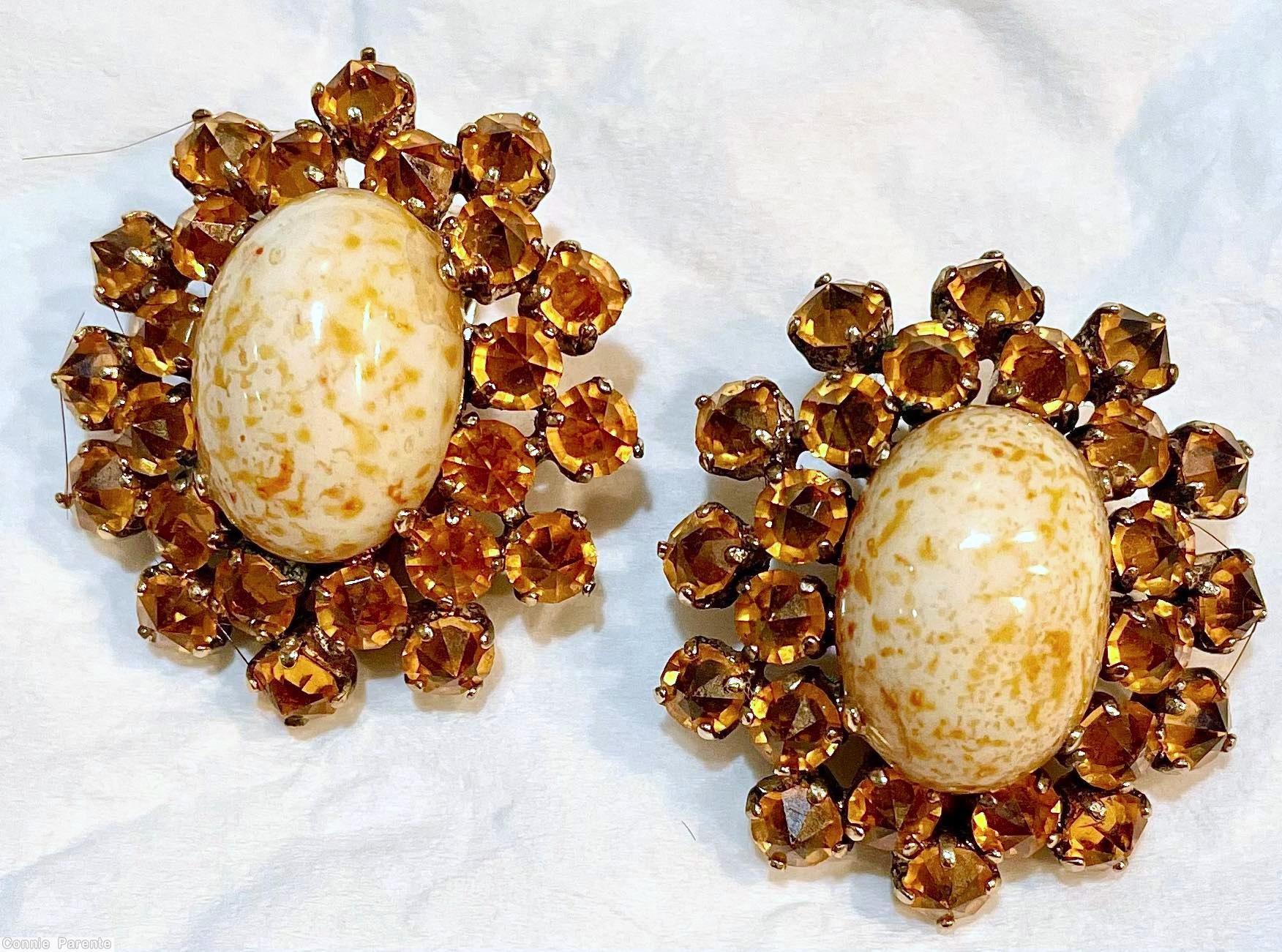 Schreiner large oval cab center 2 rounds 24 inverted stone marbled large oval cab center clear topaz inverted stone goldtone jewelry