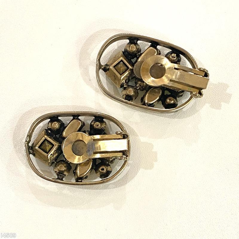 Schreiner oval shadow box earring end of day 1 small square stone 1 small baguette ab small chaton green square stone peridot small chaton small clear champagne navette goldtone jewelry