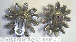 Schreiner radial 12 small navette large oval cab center crystal silvertone jewelry