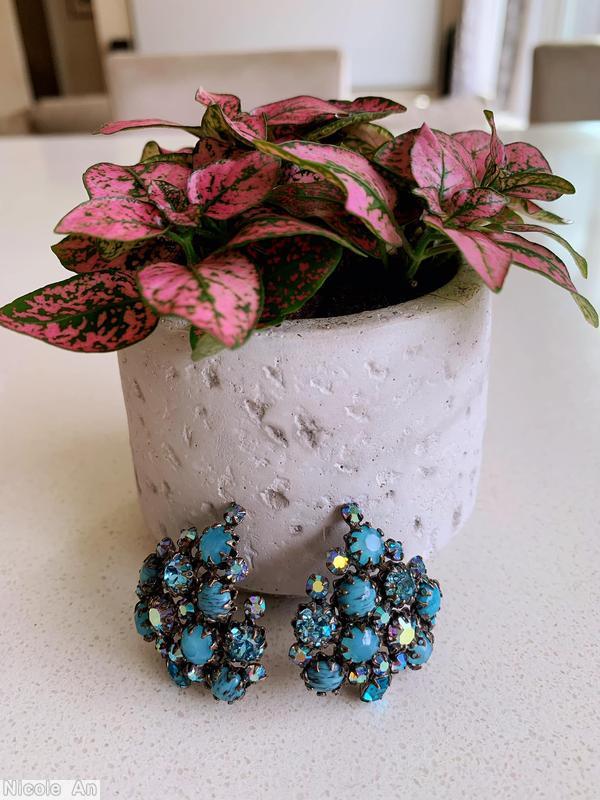 Schreiner shield shaped domed earring 9 chaton 1 small baguette 10 small chaton ab small chaton aqua small baguette moonglow ice blue turquoise ice blue jewelry