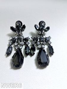 Schreiner top down 3 part bilaterial dangling earring top 3 navette bottom 1 large teardrop 2 large navette middle 3 chaton smoky large teardrop smoky navette crystal chaton jewelry