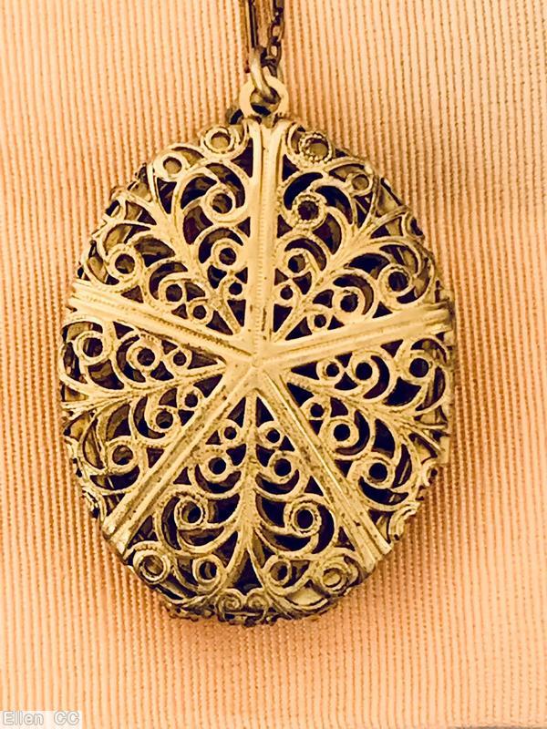 Schreiner 2 flower head radial locket 7 navette 15 chaton scrollwork topaz large faceted round stone peridot faceted navette champagne inverted small stone green goldtone jewelry