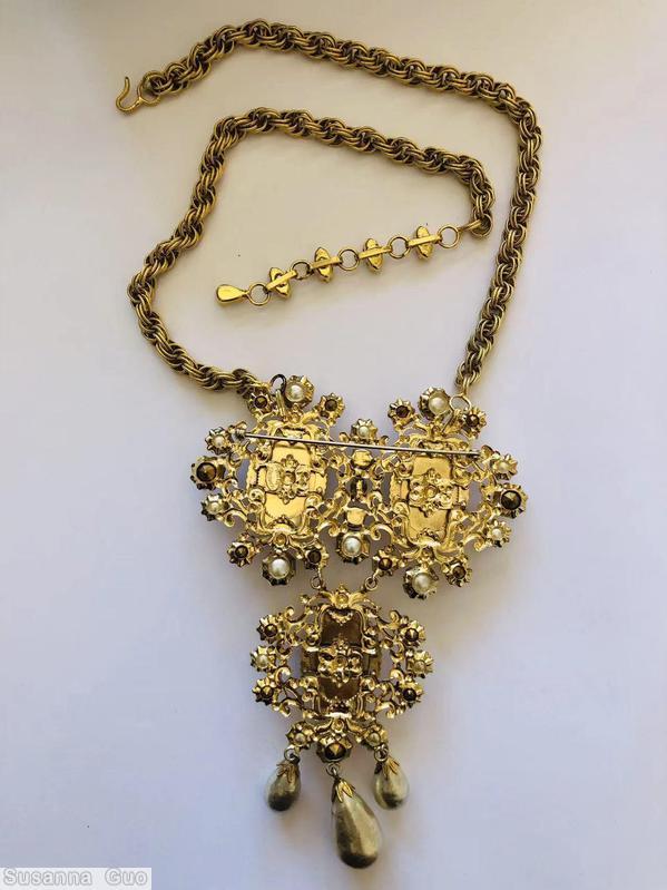 Schreiner 3 large oval stone triangle pendant 3 large teardrop dangle molded metal floral decoration mesh chain silver metalic large oval cab silver metalic large teardrop pearl faux pearl small crystal chaton goldtone jewelry