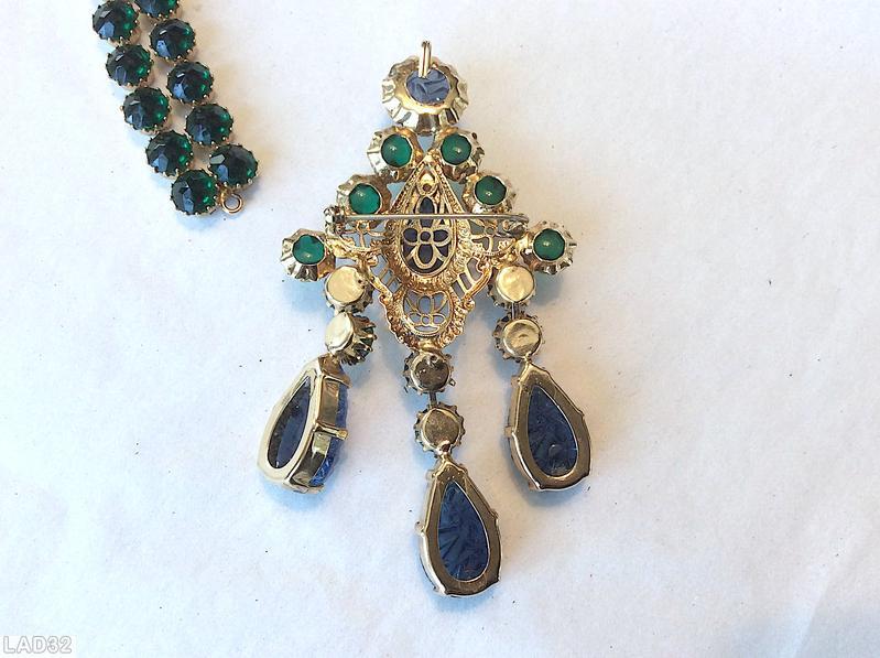 Schreiner diamond shaped top down 3 dangle pin large teardrop center filigree navy large cracked ice teardrop stone emerald inverted stone goldtone jewelry