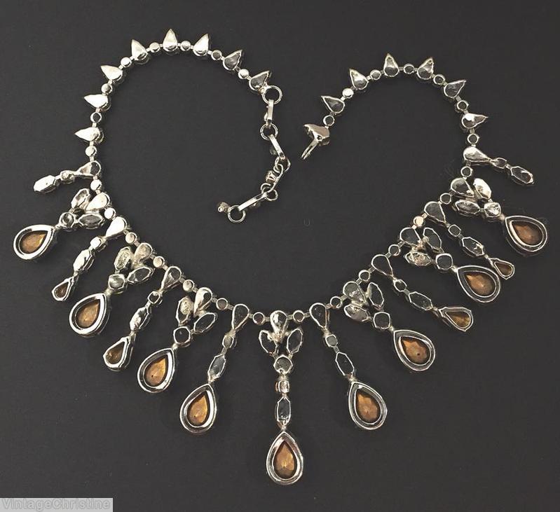 Schreiner single chain of vertical teardrop 15 dangling teardrop end silvertone emerald crystal jewelry