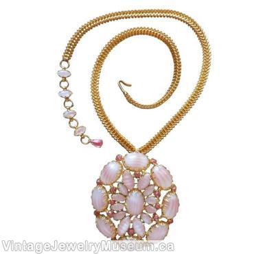 Schreiner single metal mesh chain 8 large oval cab side domed oval pendant oval cab center 4 large navette 8 small navette goldtone white chalk pin large oval cab pink jewelry