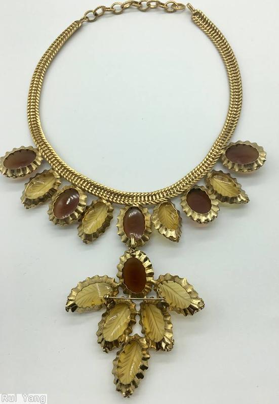 Schreiner single metal mesh chain 9 engraved leaf 5 large oval cab bib necklace 6 brown large oval open back cab 9 ice amber engraved leaf goldtone jewelry