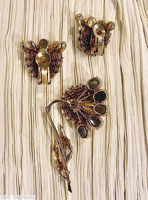 Schreiner 8 oval cab surrounding bead flower pin 1 navette leaf long stem moonglow ivory oval cab white metalic brown crystal goldtone clear champgne jewelry