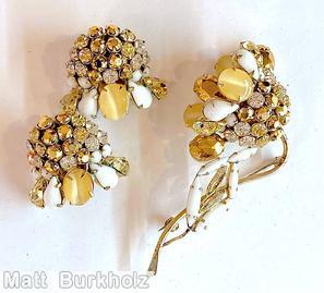 Schreiner 8 oval cab surrounding bead flower pin 1 navette leaf long stem moonglow ivory oval cab white metalic brown crystal goldtone clear champgne jewelry